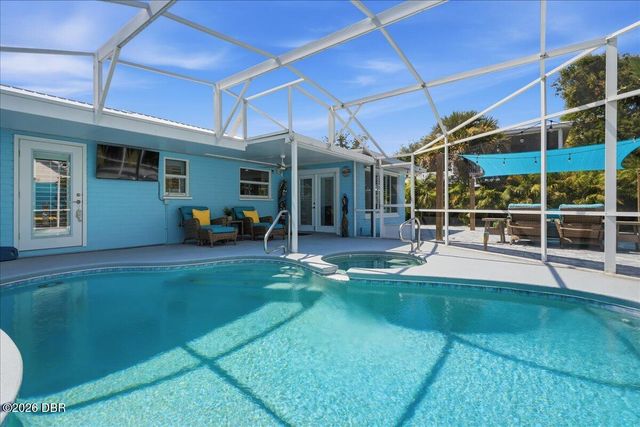 301 N Pine Street, New Smyrna Beach, FL 32169