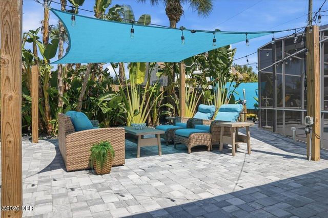 301 N Pine Street, New Smyrna Beach, FL 32169