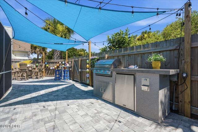 301 N Pine Street, New Smyrna Beach, FL 32169
