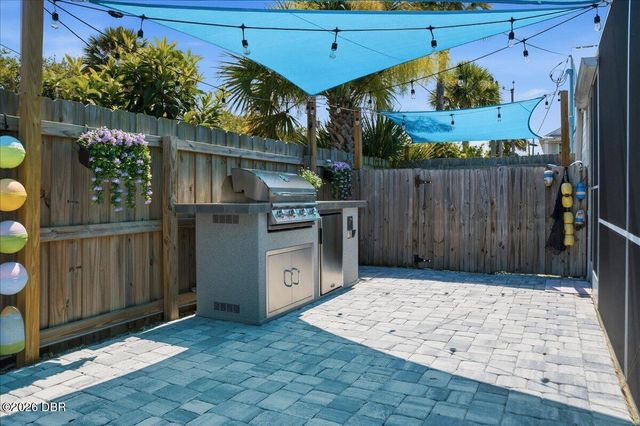 301 N Pine Street, New Smyrna Beach, FL 32169