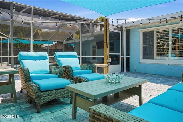 301 N Pine Street, New Smyrna Beach, FL 32169
