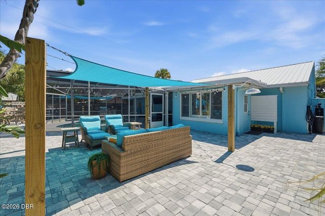 301 N Pine Street, New Smyrna Beach, FL 32169