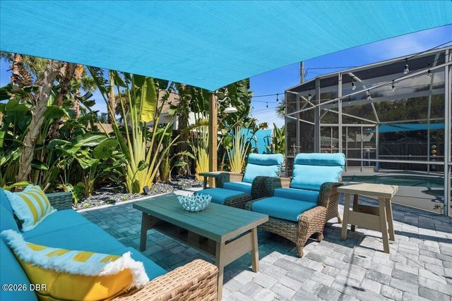 301 N Pine Street, New Smyrna Beach, FL 32169