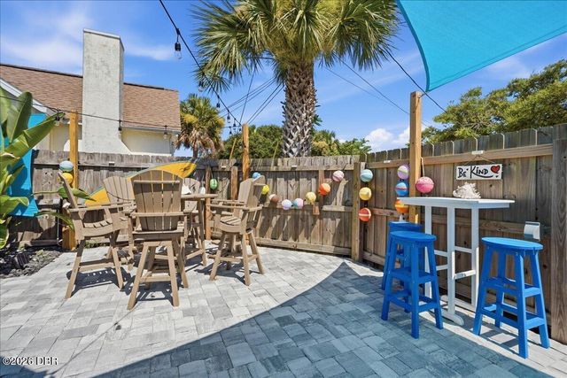 301 N Pine Street, New Smyrna Beach, FL 32169