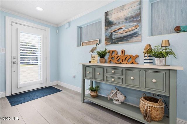 301 N Pine Street, New Smyrna Beach, FL 32169
