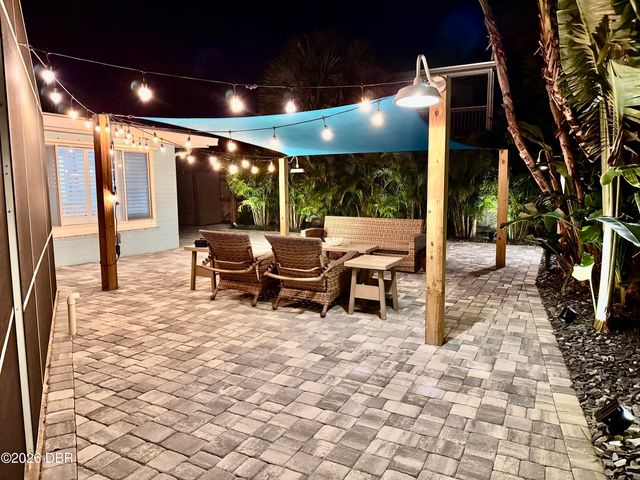 301 N Pine Street, New Smyrna Beach, FL 32169