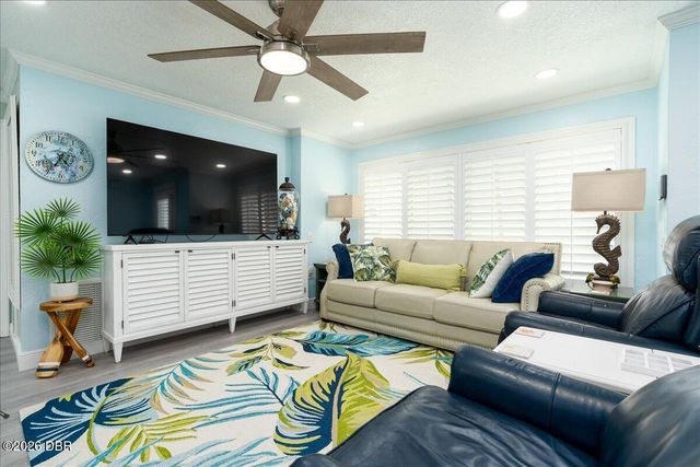 301 N Pine Street, New Smyrna Beach, FL 32169