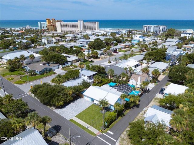 301 N Pine Street, New Smyrna Beach, FL 32169