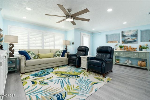 301 N Pine Street, New Smyrna Beach, FL 32169