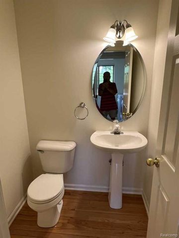 5931 Cedar Ridge Drive, Ann Arbor, MI 48103