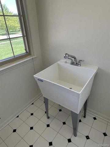5931 Cedar Ridge Drive, Ann Arbor, MI 48103