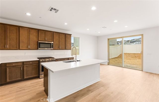 3920 Hudson Lane, Lake Elsinore, CA 92530