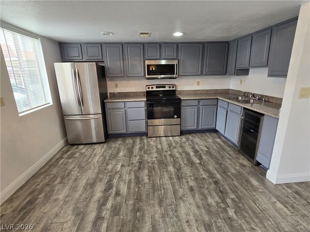 5368 River Glen Drive 345, Las Vegas, NV 89103