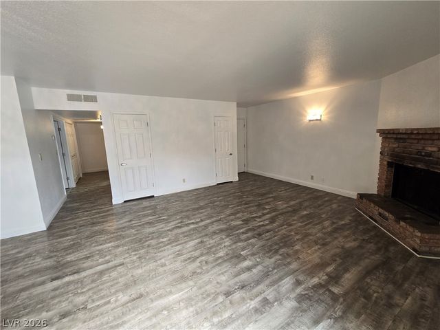 5368 River Glen Drive 345, Las Vegas, NV 89103