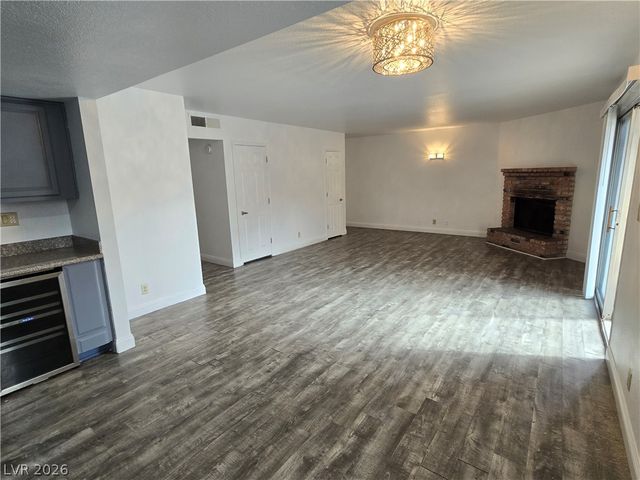 5368 River Glen Drive 345, Las Vegas, NV 89103