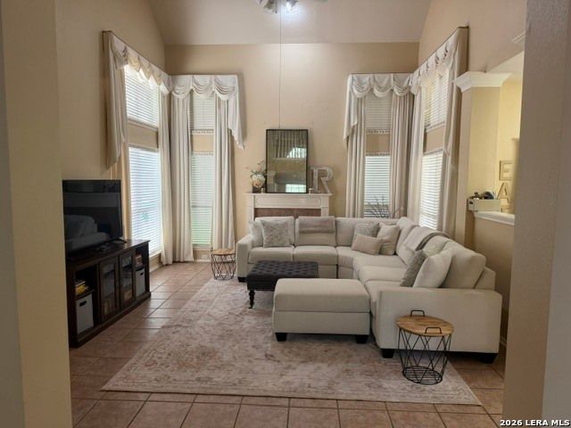 121 OZUNA DR, Cibolo, TX 78108