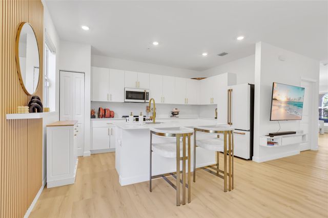 2717 NW 55th Way, Lauderhill, FL 33313