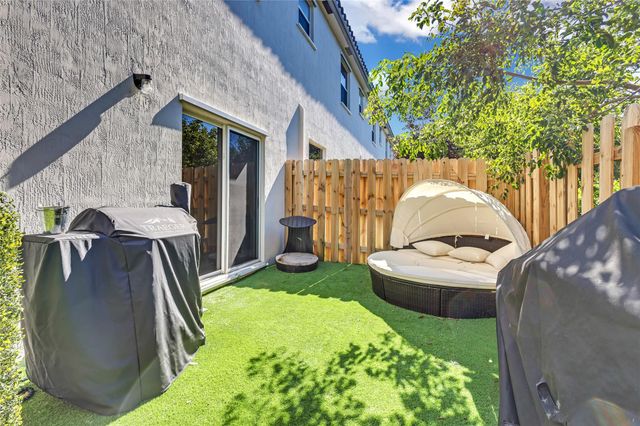 2717 NW 55th Way, Lauderhill, FL 33313