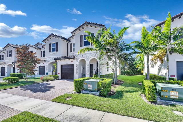 2717 NW 55th Way, Lauderhill, FL 33313