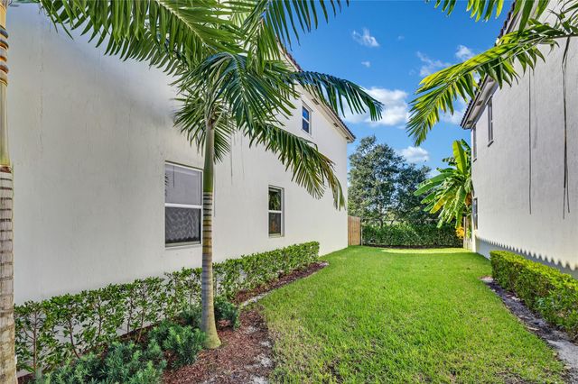 2717 NW 55th Way, Lauderhill, FL 33313