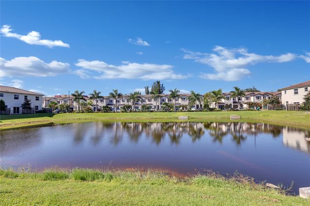 2717 NW 55th Way, Lauderhill, FL 33313