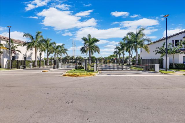 2717 NW 55th Way, Lauderhill, FL 33313