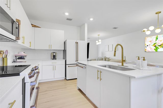 2717 NW 55th Way, Lauderhill, FL 33313