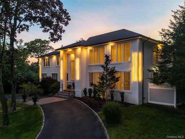 37 Wilmington Drive, Melville, NY 11747