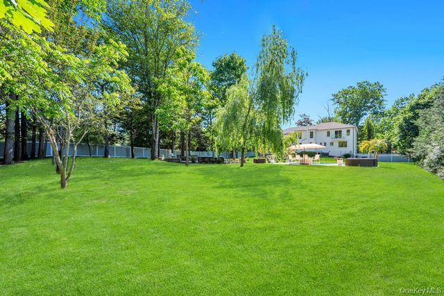 37 Wilmington Drive, Melville, NY 11747