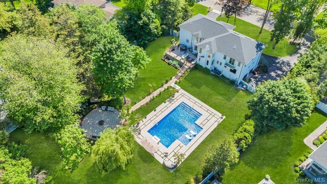 37 Wilmington Drive, Melville, NY 11747