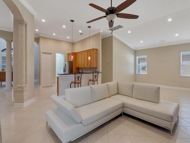 6124 57th Court, Vero Beach, FL 32967