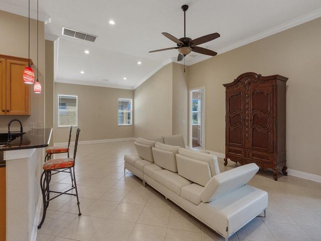 6124 57th Court, Vero Beach, FL 32967