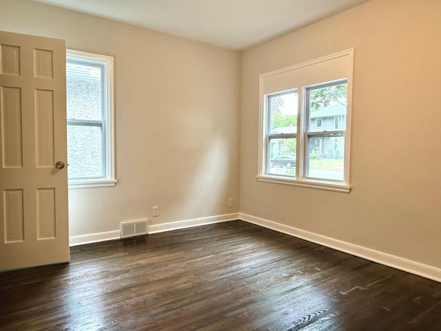 1496 Hamline Avenue N, Saint Paul, MN 55108