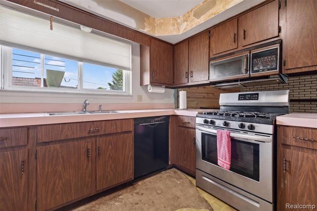 14535 Brohl Drive, Warren, MI 48088