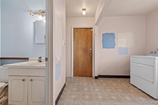 14535 Brohl Drive, Warren, MI 48088