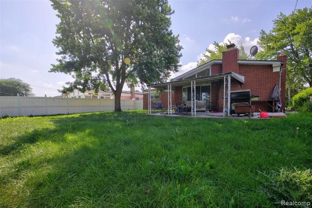 14535 Brohl Drive, Warren, MI 48088