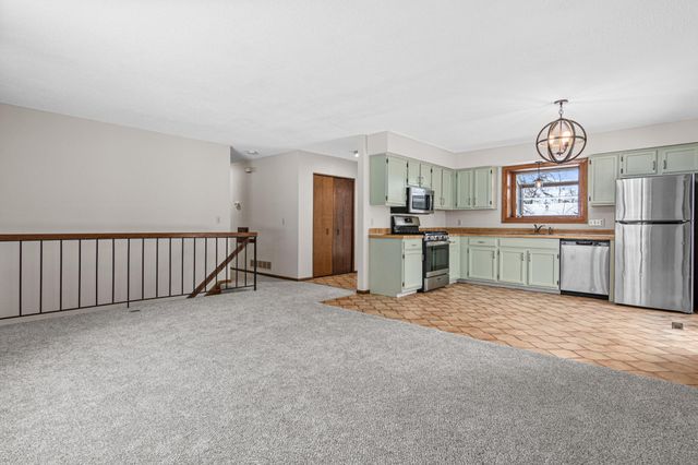 11250 Red Fox Drive, Maple Grove, MN 55369