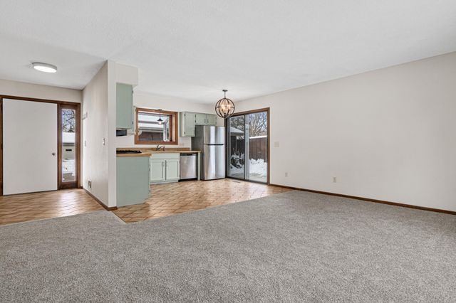 11250 Red Fox Drive, Maple Grove, MN 55369