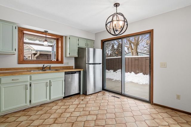 11250 Red Fox Drive, Maple Grove, MN 55369