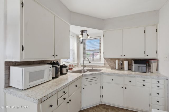 2907 Ralph Ave, Louisville, KY 40216