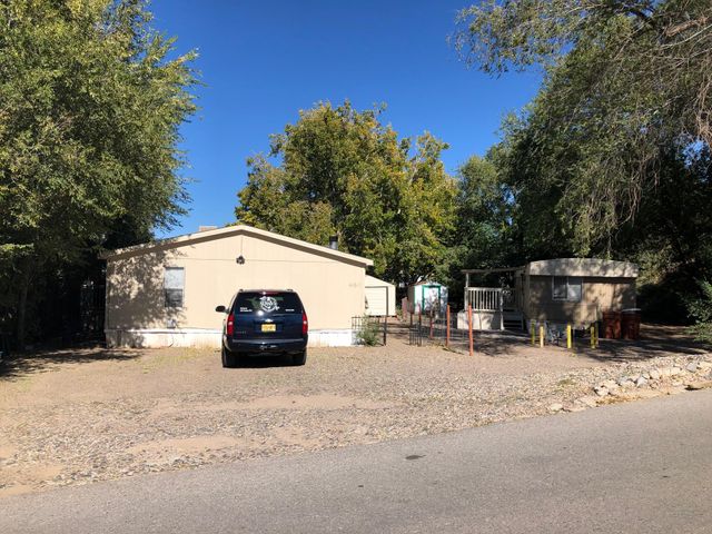 460-466 Richardson Drive, Bernalillo, NM 87004