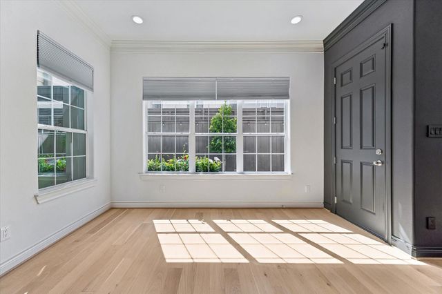 2813 Clinton Drive, Houston, TX 77020