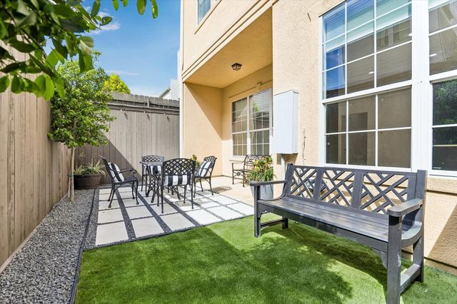 2813 Clinton Drive, Houston, TX 77020