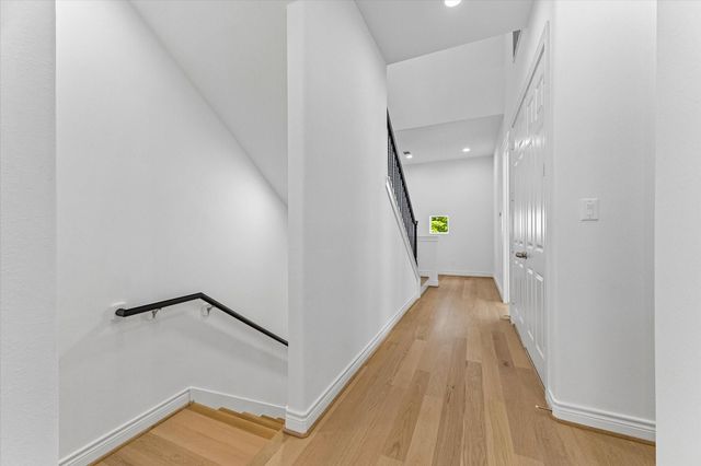 2813 Clinton Drive, Houston, TX 77020