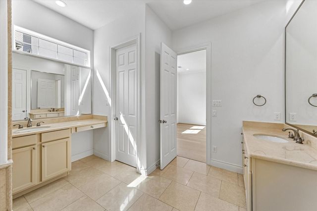 2813 Clinton Drive, Houston, TX 77020