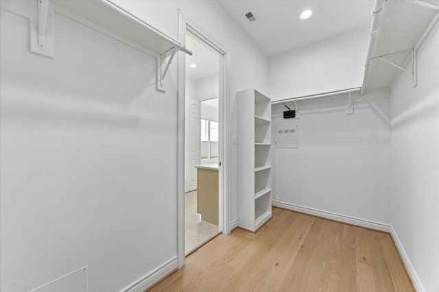 2813 Clinton Drive, Houston, TX 77020