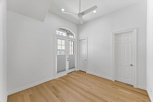 2813 Clinton Drive, Houston, TX 77020