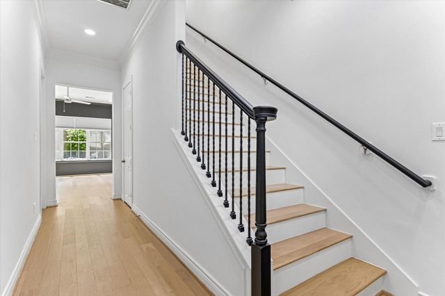 2813 Clinton Drive, Houston, TX 77020