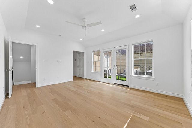 2813 Clinton Drive, Houston, TX 77020