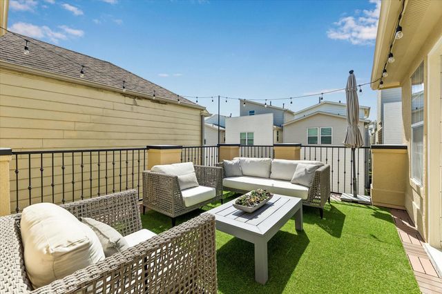 2813 Clinton Drive, Houston, TX 77020